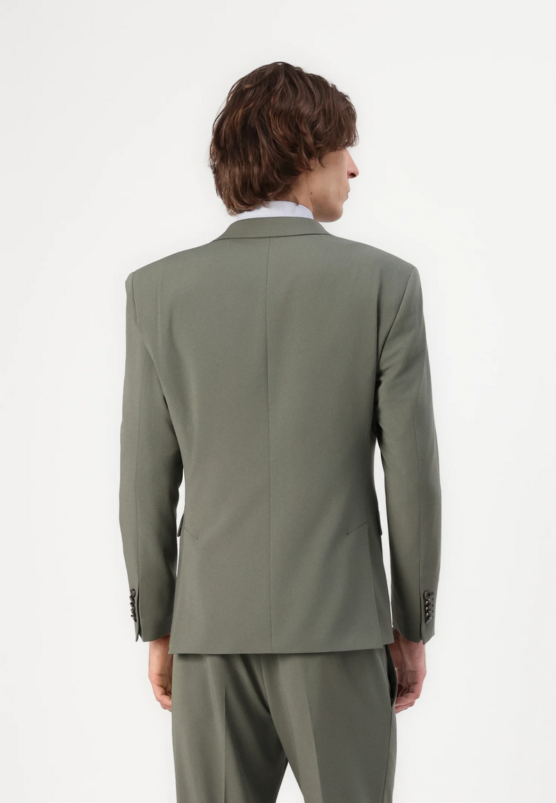 Aidan-Melwin Suit