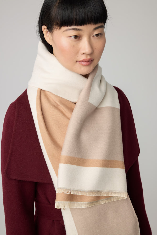 Abegail geometrical woven scarf