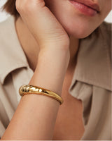 Nelle Bangle
