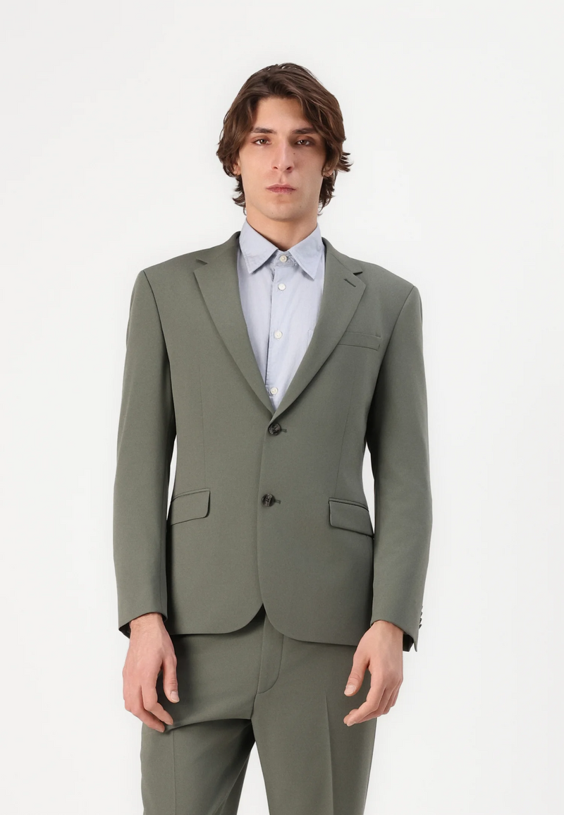 Aidan-Melwin Suit