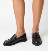 Magnet Leather Loafer